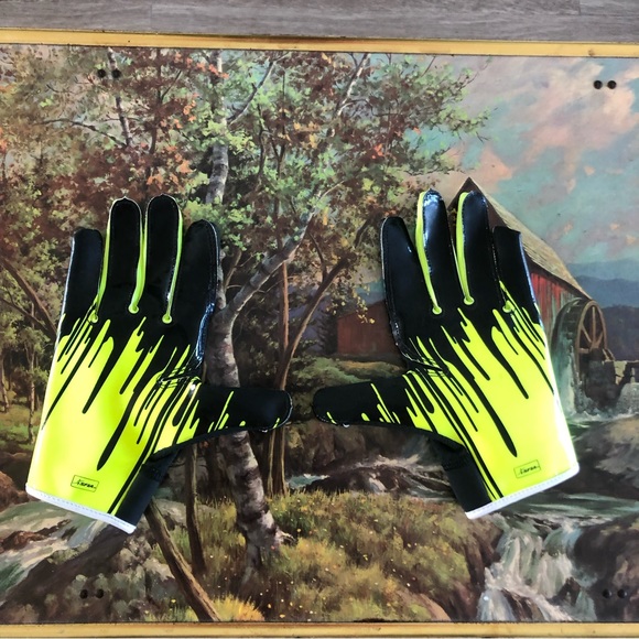 Nike SFIA  gloves - Picture 4 of 5